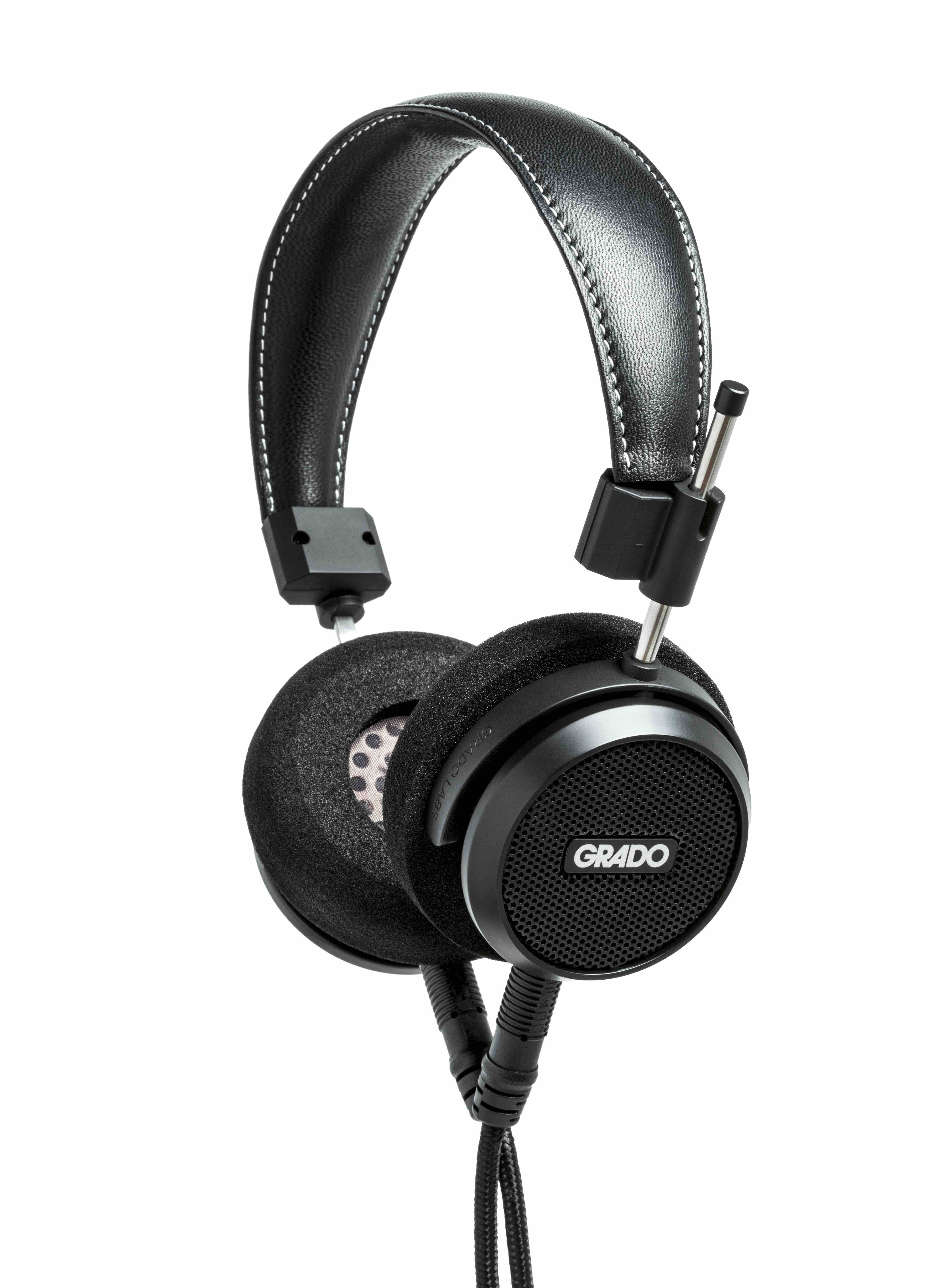 Several speakers in different sizes
Description automatically generated